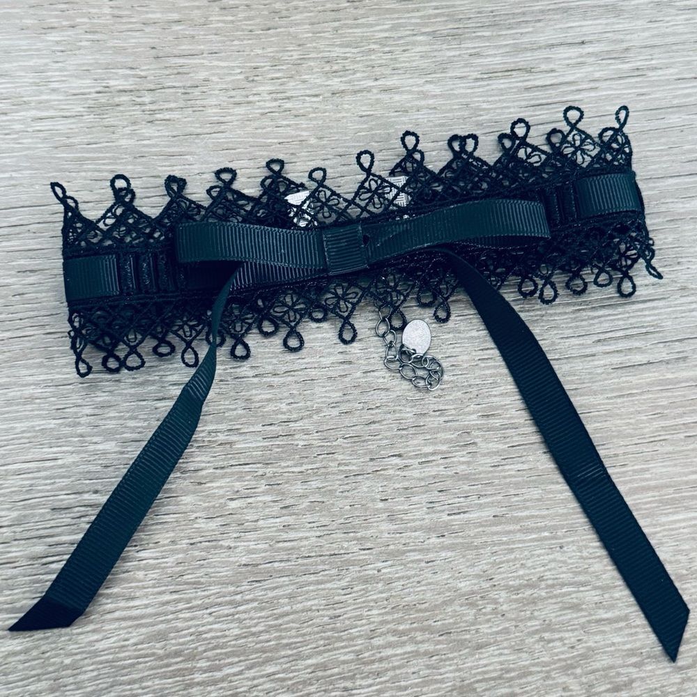 Black Lace Ribbon Bow Claire’s Halloween Goth Choker Necklace